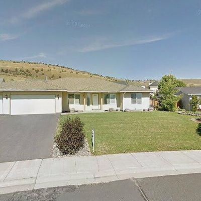 893 Rosemont Ct, Klamath Falls, OR 97603