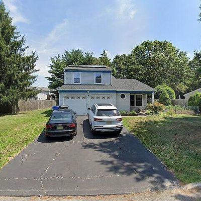 9 Jonathan Dr, Tinton Falls, NJ 07753