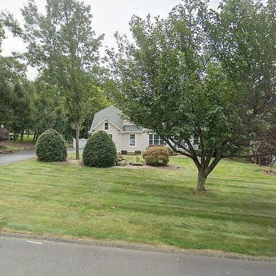 90 Brownstone Dr, Southington, CT 06489