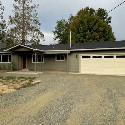 900 Coutant Ln, Grants Pass, OR 97527