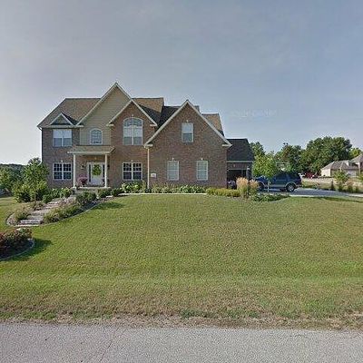 900 Mulberry Ct, Germantown Hills, IL 61548