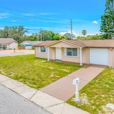 9005 Hunt Club Ln, Port Richey, FL 34668