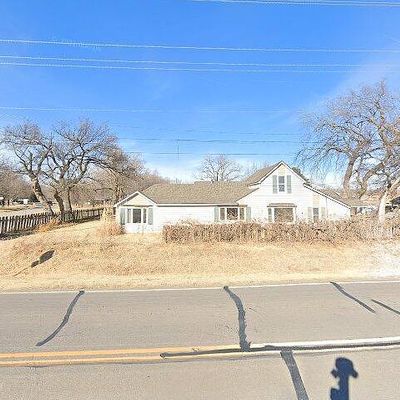 906 E 43 Rd Ave, Hutchinson, KS 67502