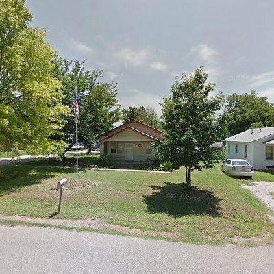 908 Ivanhoe St, Perry, OK 73077