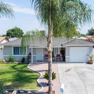 913 Balboa Ave, Delano, CA 93215