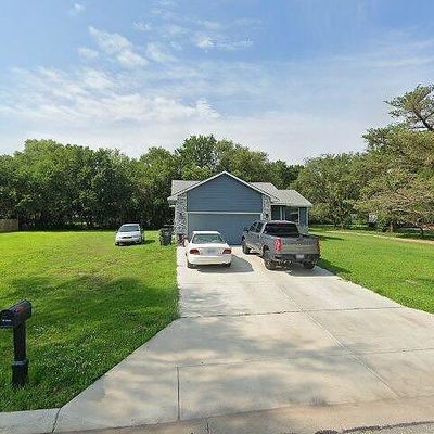 915 W 2 Nd St, Halstead, KS 67056