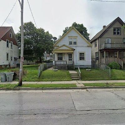 915 W Keefe Ave, Milwaukee, WI 53206