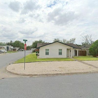 918 E Camelia Ave, Hidalgo, TX 78557