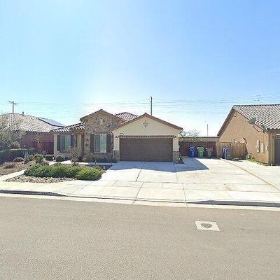 9415 Four Pines Dr, Shafter, CA 93263