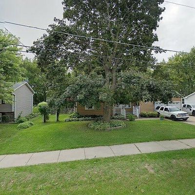 942 Waveland Ave, Gurnee, IL 60031