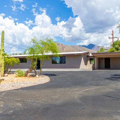 8140 N Carolyn Place, Tucson, AZ 85704