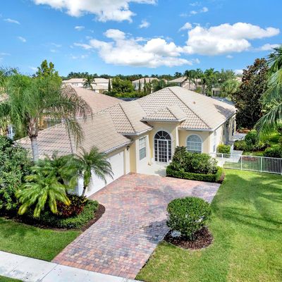 8153 Pine Cay Rd, Wellington, FL 33414