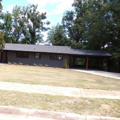 818 Alabama Ct, Sheffield, AL 35660