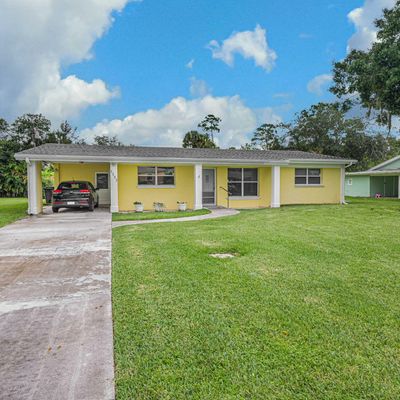 8202 Penny Ln, Fort Pierce, FL 34951