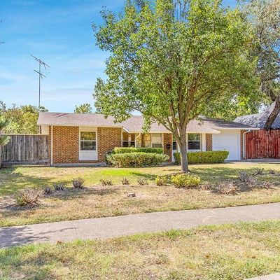 821 Brentwood Ln, Richardson, TX 75080