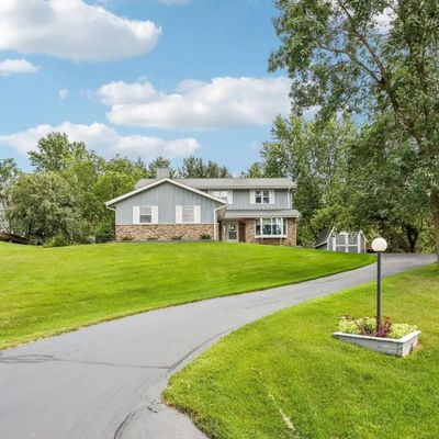 W242 S7090 Cameron Dr, Waukesha, WI 53189