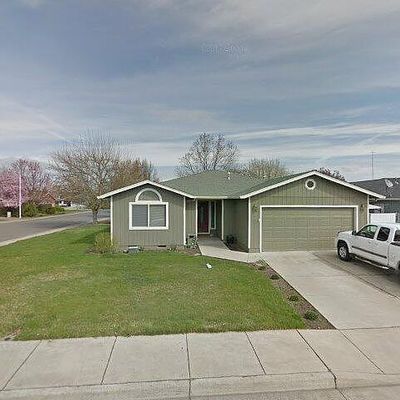 1001 Juanita Way, Central Point, OR 97502