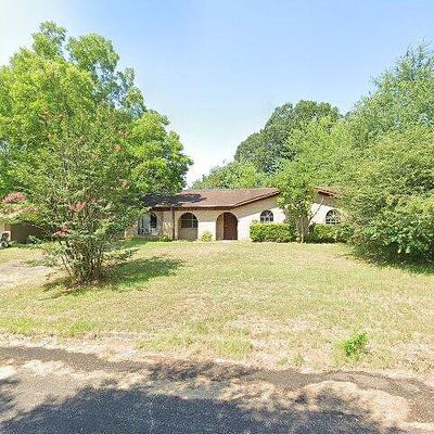 1009 Kay Dr, Gladewater, TX 75647