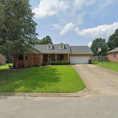 1013 Eastview Dr, Humboldt, TN 38343