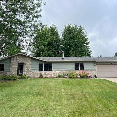 N8418 Swansea Dr, Ixonia, WI 53036