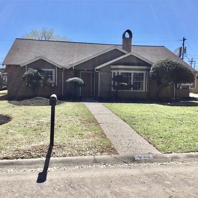 112 Royal Dr, League City, TX 77573