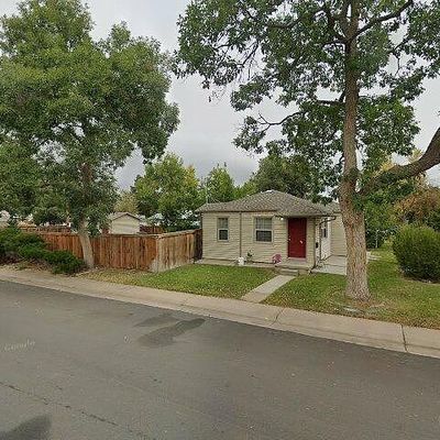 1201 Newark St, Aurora, CO 80010