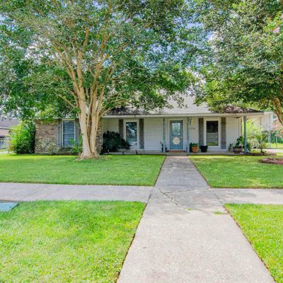 1204 Willow Glen Dr, Denham Springs, LA 70726