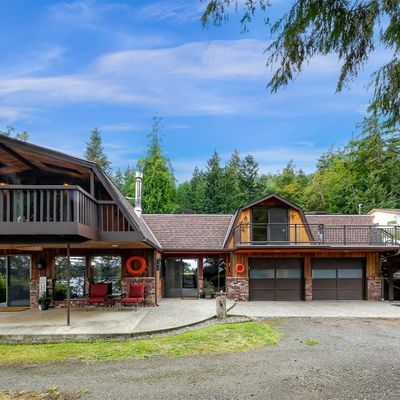 1207 Beach Ave, Lummi Island, WA 98262