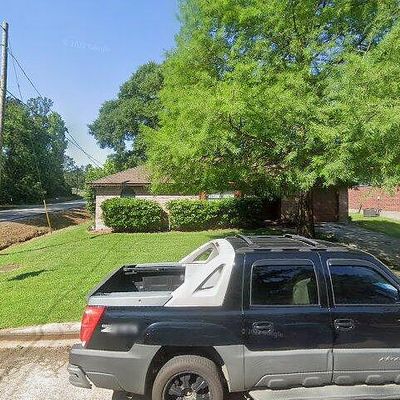 103 Peggy Ln, Willis, TX 77378