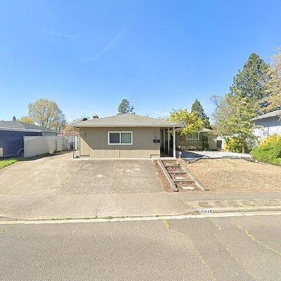 1085 N 5 Th St, Central Point, OR 97502