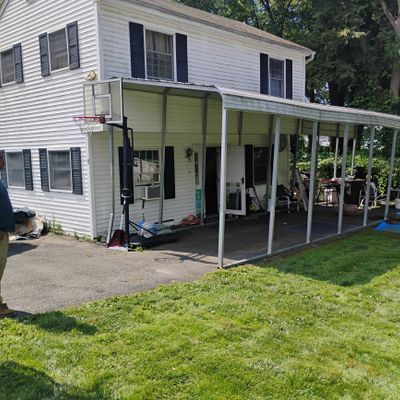 11 S Cove Rd, Danbury, CT 06811