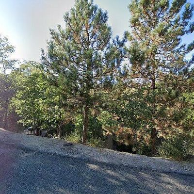 1104 Yukon Dr, Lake Arrowhead, CA 92352