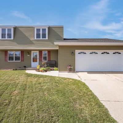 1366 Irving Cir, Manitowoc, WI 54220