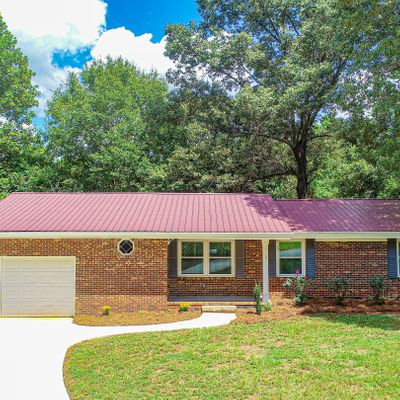 137 Lakeview Dr, Barnesville, GA 30204