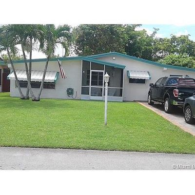 1420 Nw 79 Th Way, Pembroke Pines, FL 33024