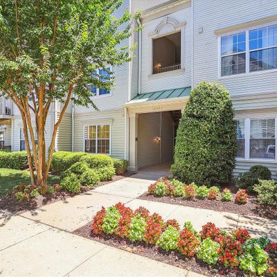 12461 Hayes Ct #203, Fairfax, VA 22033