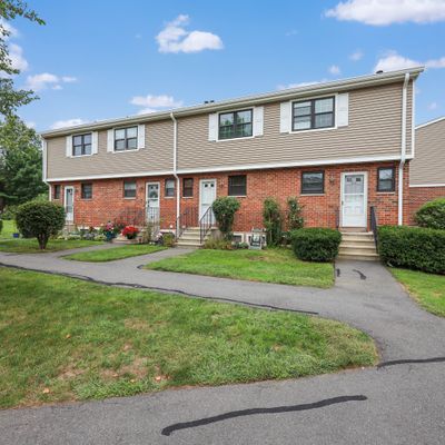 127 Hampton Ct, Newington, CT 06111