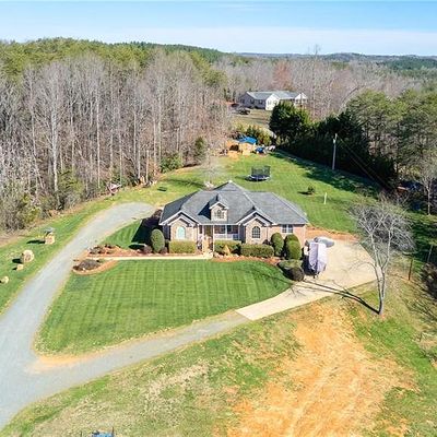 1284 Pitzer Rd, Walnut Cove, NC 27052