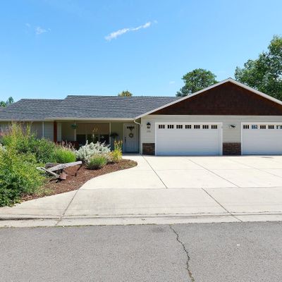 130 Holly St, Shady Cove, OR 97539