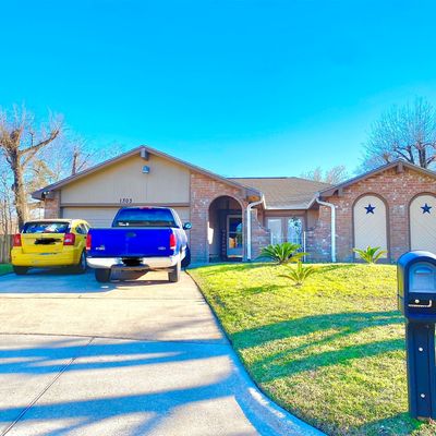 1303 Sterling Green Ct, Houston, TX 77015