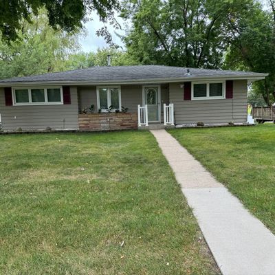 1704 Frank Hall Dr, Albert Lea, MN 56007