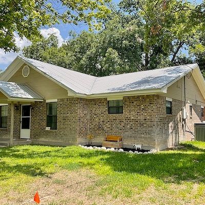 174 Pecan Dr, Leakey, TX 78873