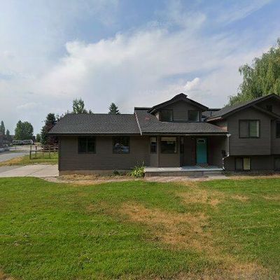 185 Trail Drive Rd, Alpine, WY 83128