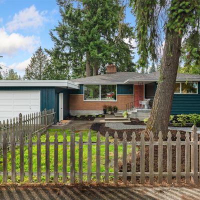 18551 Meridian Ave N, Shoreline, WA 98133