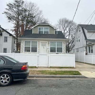 19 Hudson Pl, Hempstead, NY 11550