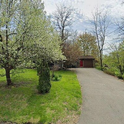 159 Falls Rd, Bethany, CT 06524