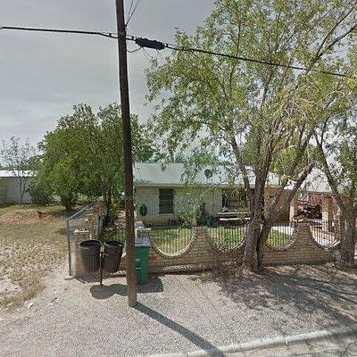 216 E Edwards St, Crystal City, TX 78839