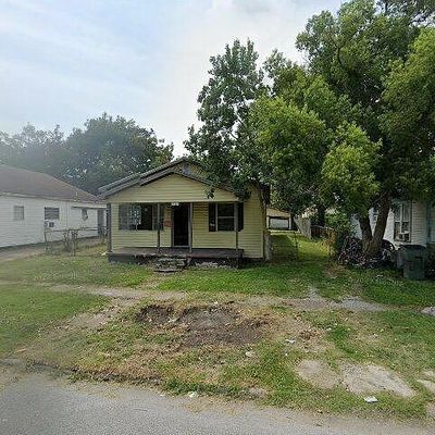 221 Thomas Blvd, Port Arthur, TX 77640