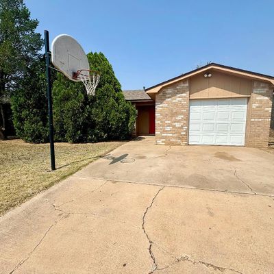 2220 Norwich Ave, Lubbock, TX 79407