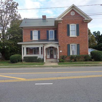 225 S Main St, Kernersville, NC 27284